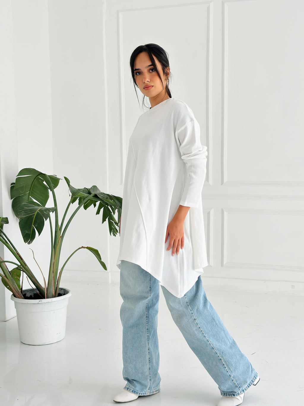 High Low Shirt -White( items on sale can’t be open,refund or exchange )